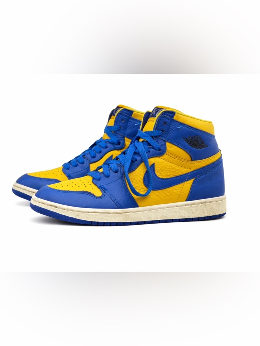 Jordan high-top in blue and yellow